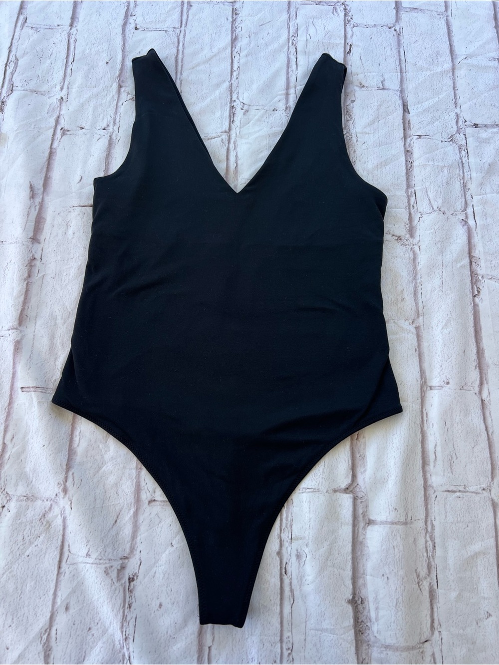 Vuori V neck Body Suit Large